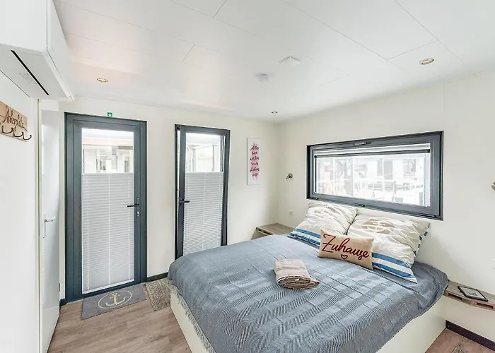 Hausboot Achat بوتيل *